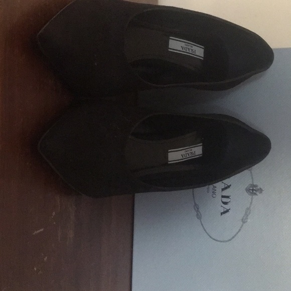 Prada - Picture 2 of 2